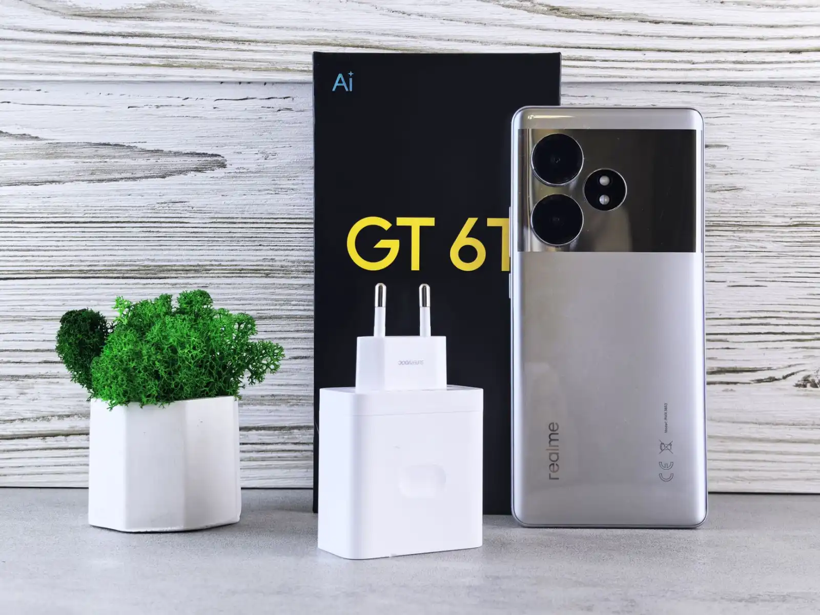 上海耶利耶美妆工具产品线全解析：化妆刷与粉扑的材质选择指南