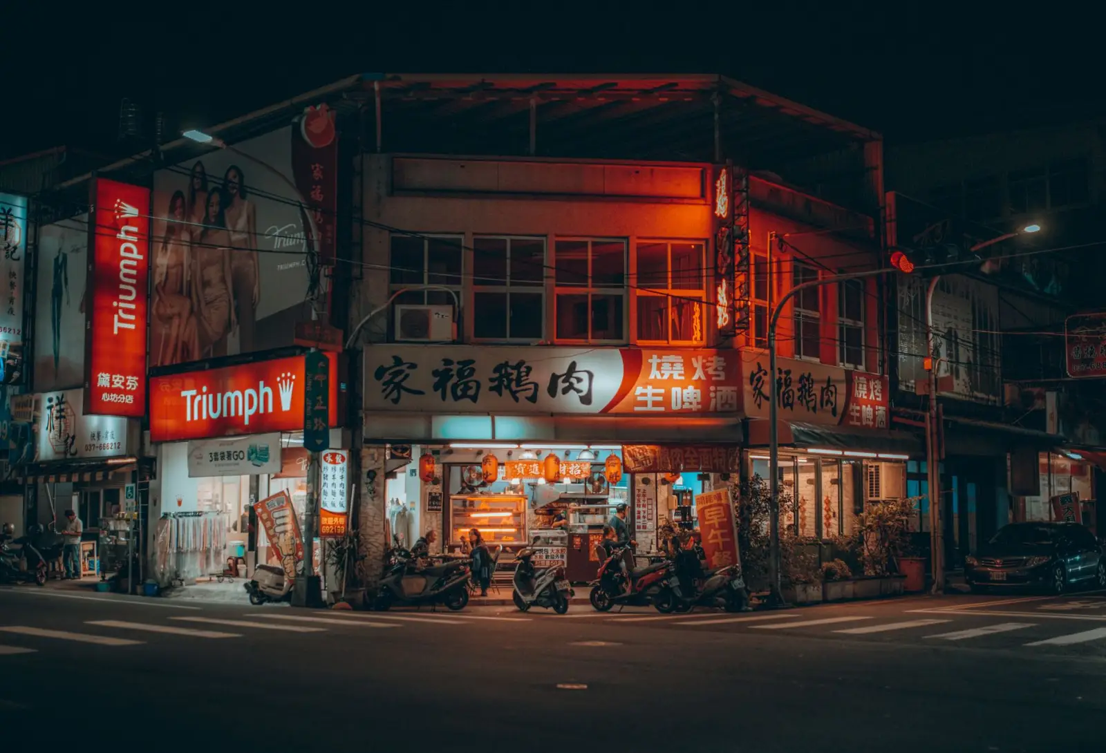 2025年美妆工具行业技术趋势：化妆刷与粉扑材质升级方向解析